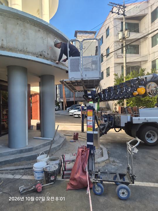 건물 주변의 붐과 작업 공간 · 사진 0023