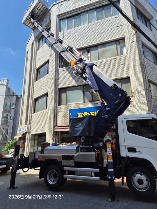 건물 주변의 붐과 작업 공간 · 사진 0051