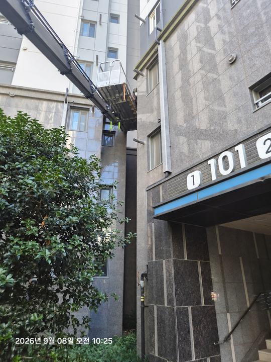 건물 주변의 붐과 작업 공간 · 사진 0093